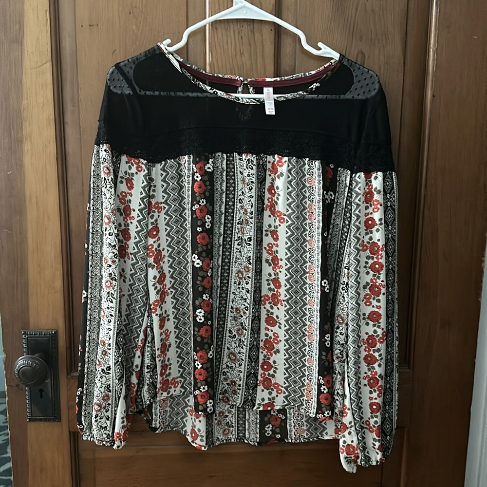 Full sleeve blouse with black lace and floral striped printing